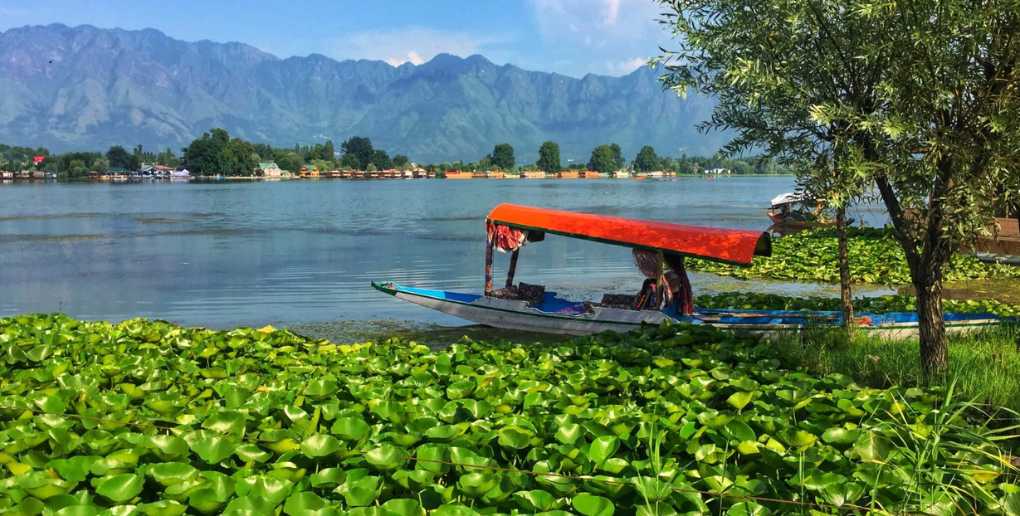 Best Srinagar houseboat on Nigeen Lake